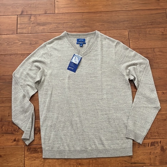 NWT Men's Apt. 9° Merino Blend V-Neck Sweater Size M wool bland - Picture 3 of 7